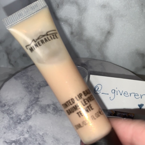 CHEERY CHERRY 🍒 MINERALIZED TINTED LIP BALM MAC (Baking Beauties) - Picture 6 of 16